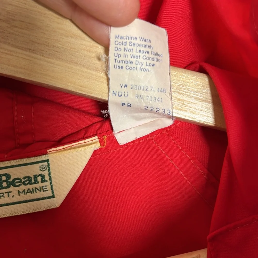 LL Bean Vintage Made in USA Pullover Windbreaker‎ in Red size medium